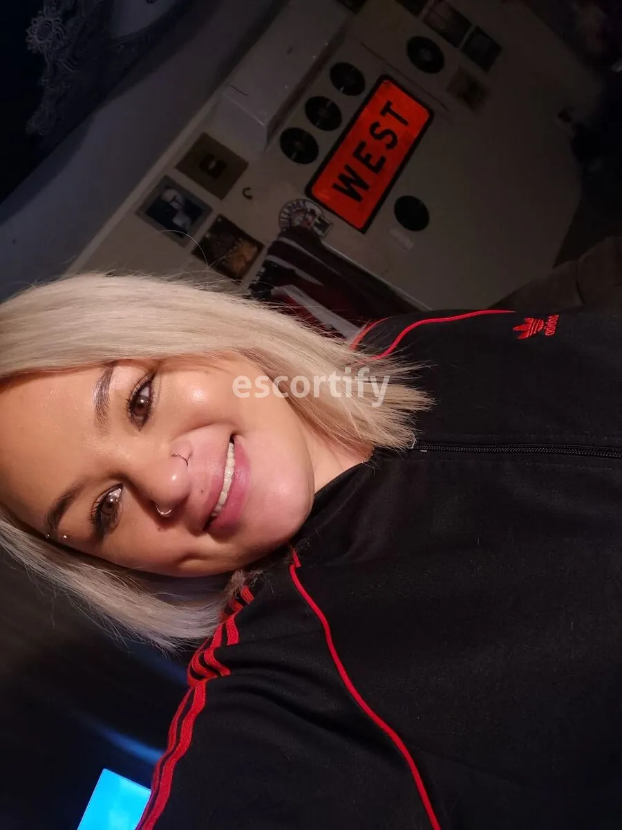 Ali Photo 1