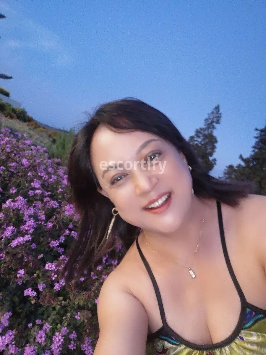 Ali Photo 1