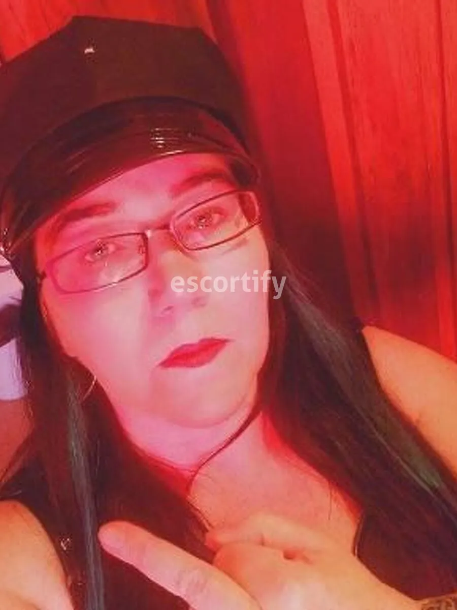 Mistress Morgan Domme