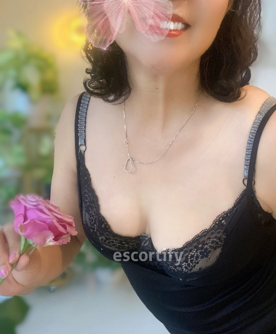 Ali Photo 1